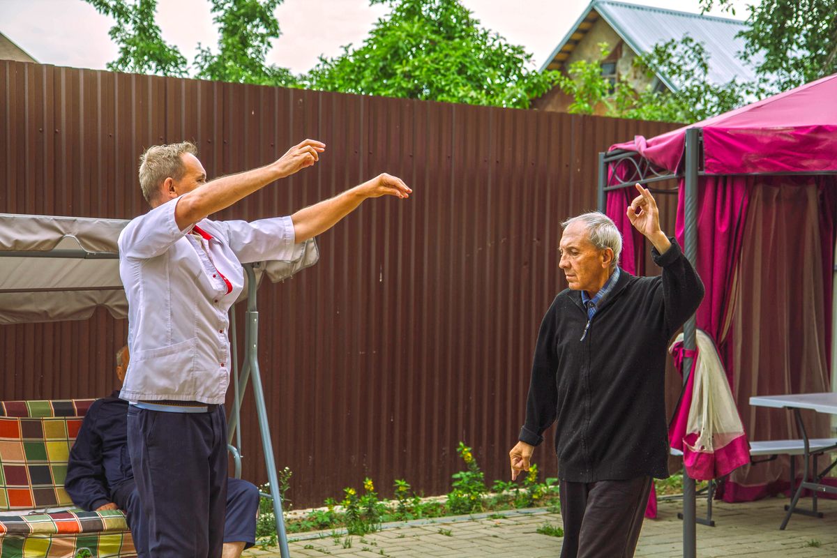 Упражнения для пожилых после 75 лет