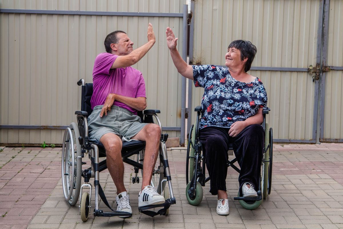 Как правильно ухаживать за пожилым человеком после перелома бедра